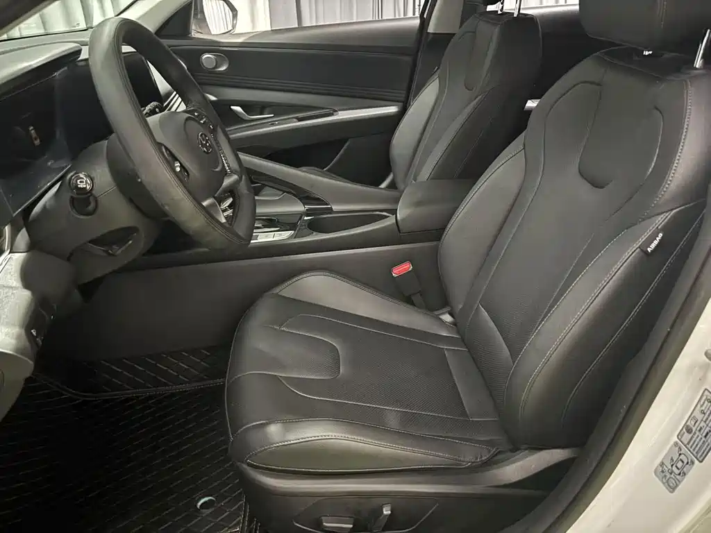 Hyundai Elantra — миниатюра 15