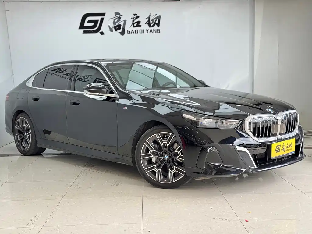BMW 5 Series — миниатюра 3