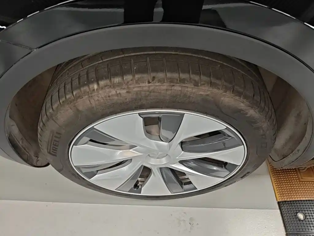 Tesla Model Y — миниатюра 23