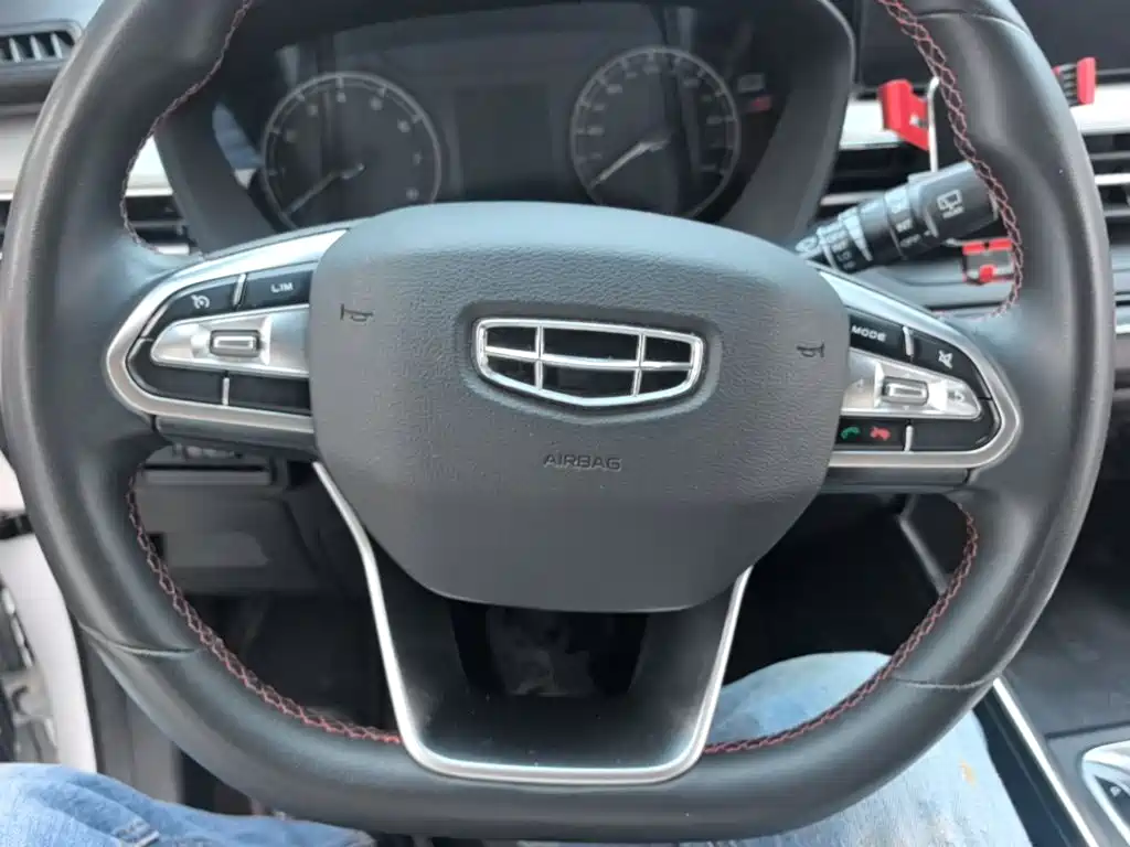 Geely Vision X3 — миниатюра 11