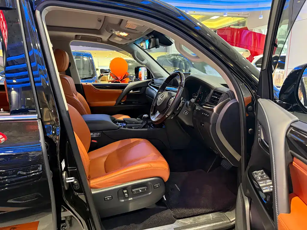 Lexus LX 2026 570