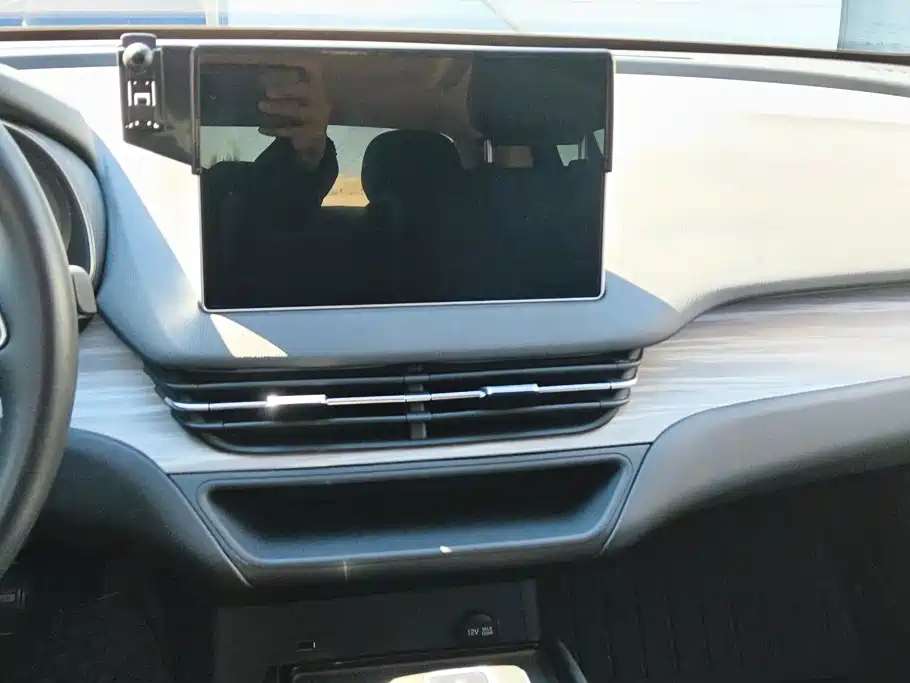 Hongqi Hongqi E-QM5 — миниатюра 13