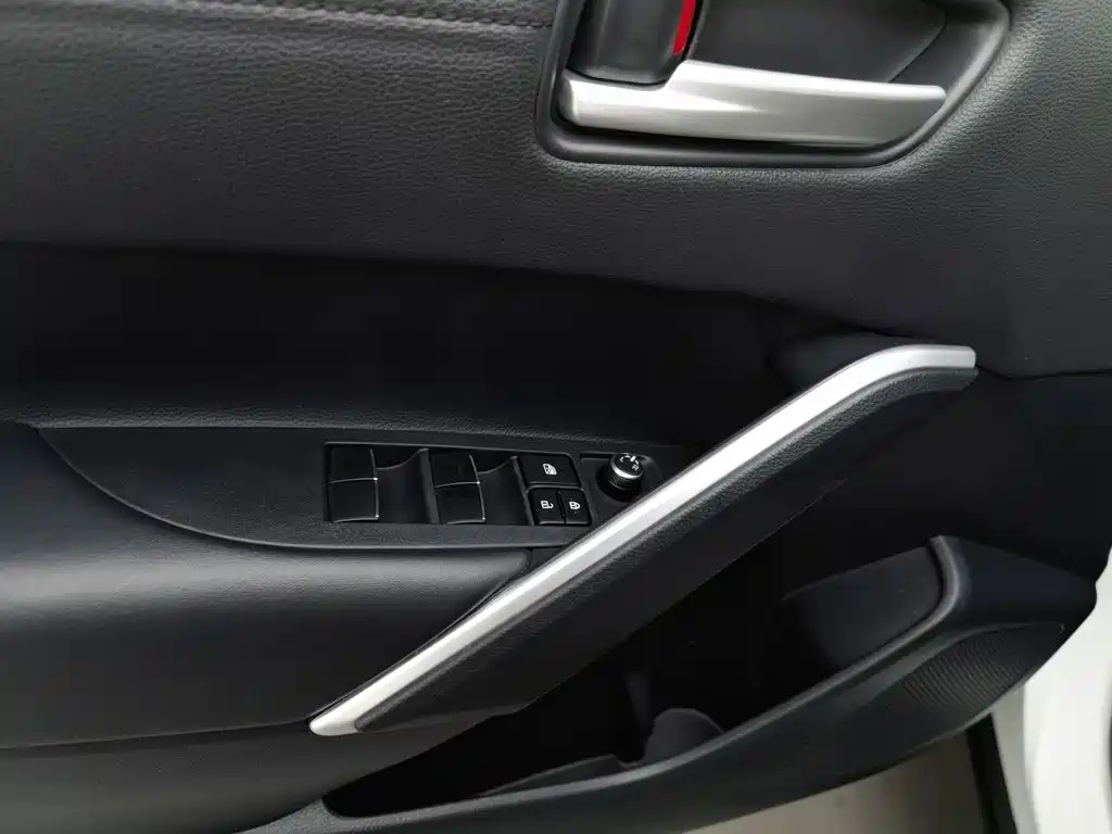 Toyota Frontlander — миниатюра 9
