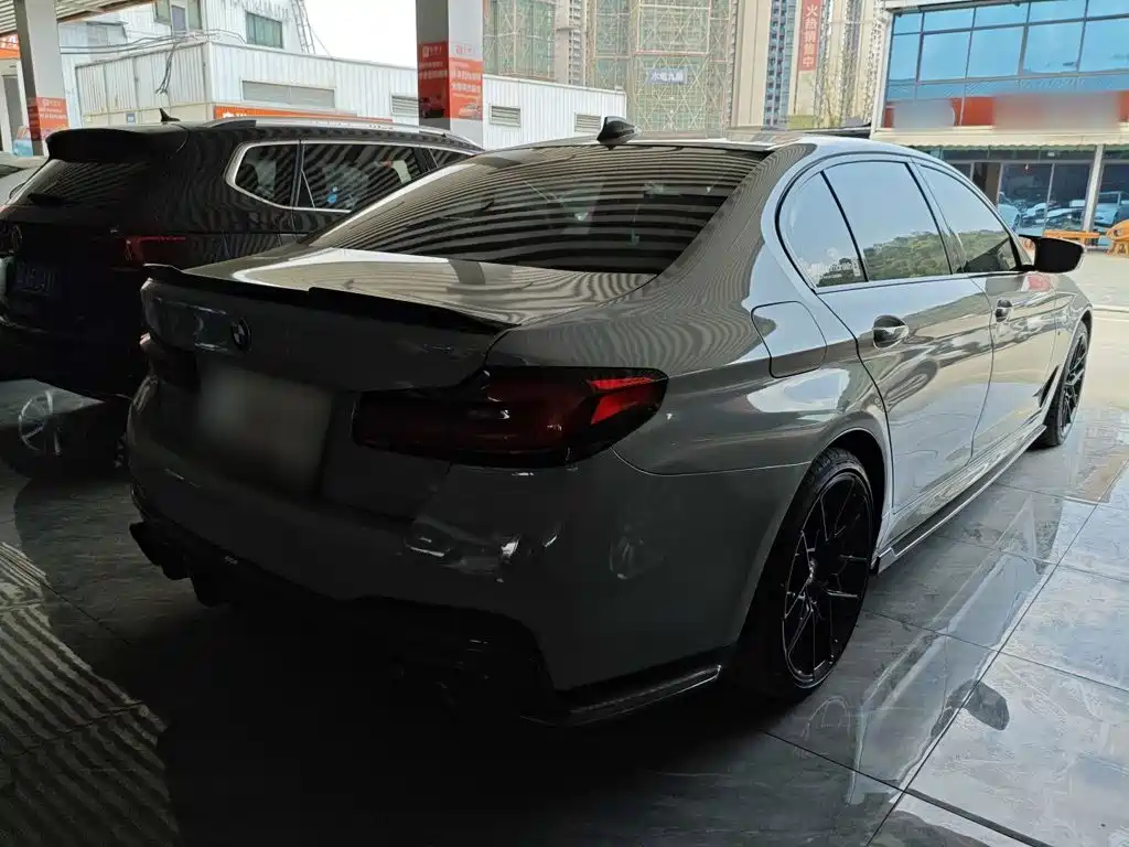BMW 5 Series — миниатюра 5