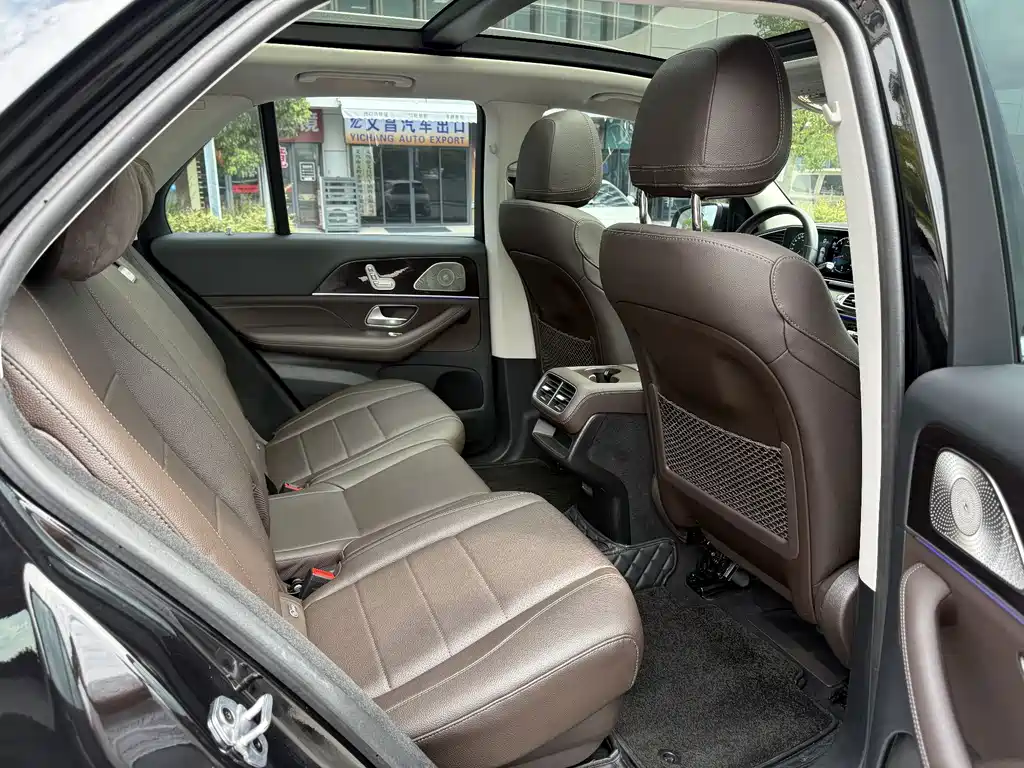 Mercedes-Benz GLE (Import) — миниатюра 12