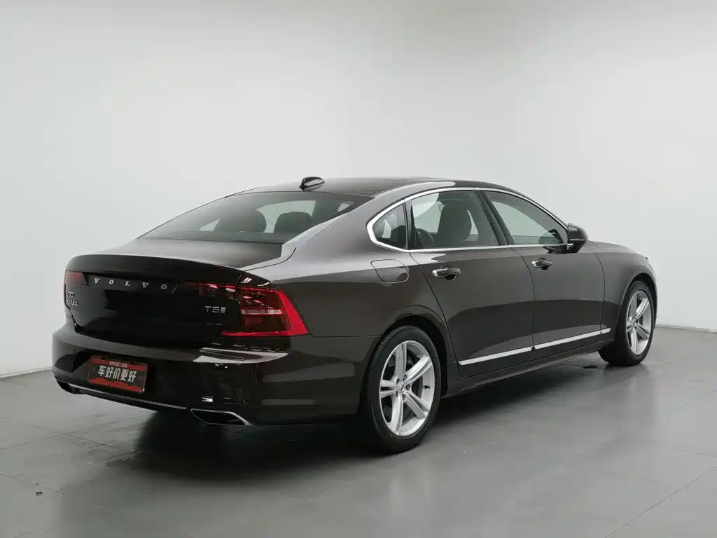 Volvo S90 — миниатюра 2