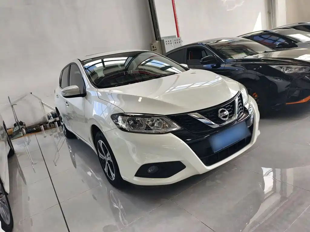 Nissan Tiida — миниатюра 4