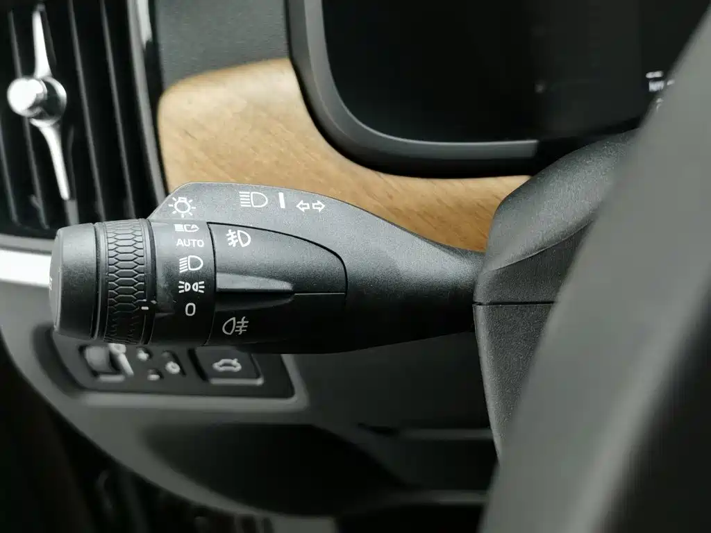 Volvo S90 — миниатюра 21