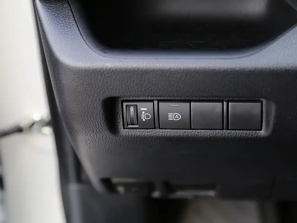 Toyota RAV4 — миниатюра 13