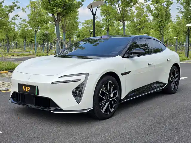 2025 Avatr 06