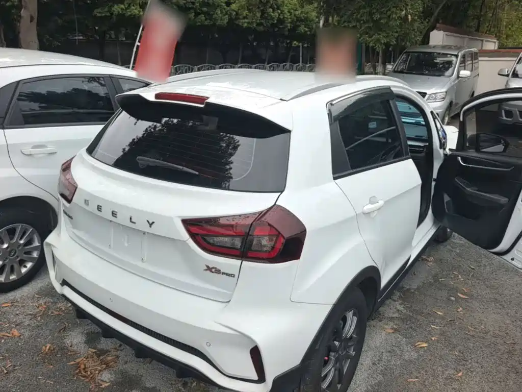 Geely Vision X3 — миниатюра 7