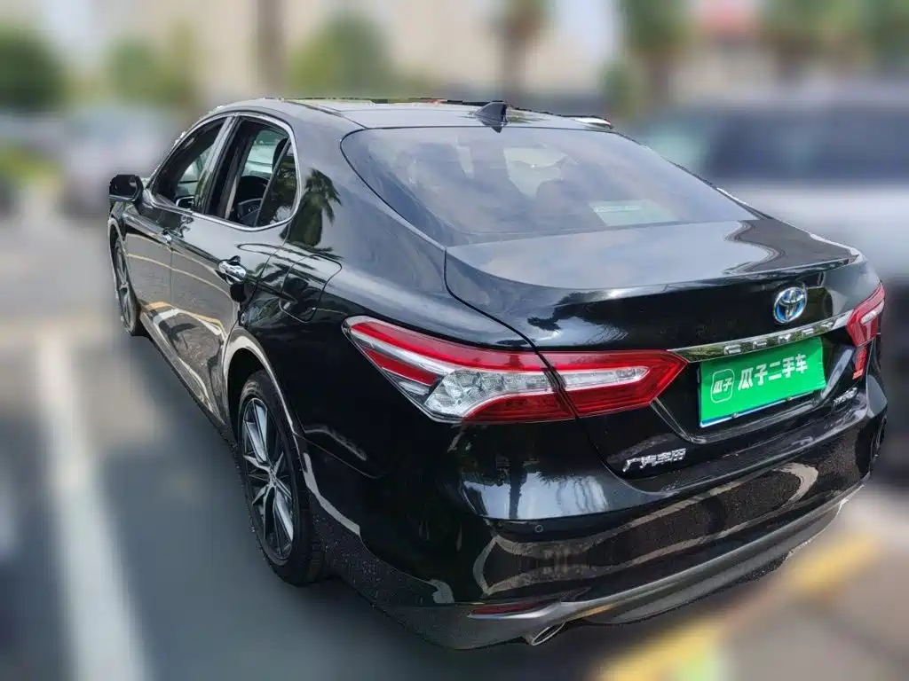 Toyota Camry — миниатюра 4