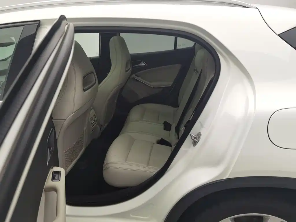 Mercedes-Benz GLA — миниатюра 15