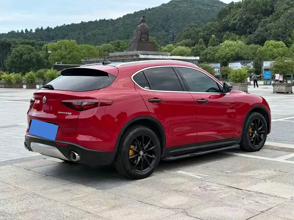 Alfa Romeo Stelvio — миниатюра 4