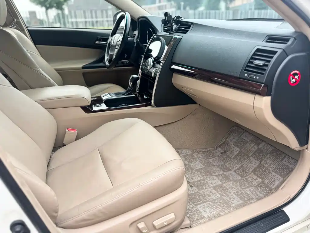 Toyota Reiz — миниатюра 10