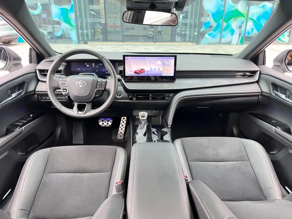 Toyota Camry — миниатюра 14
