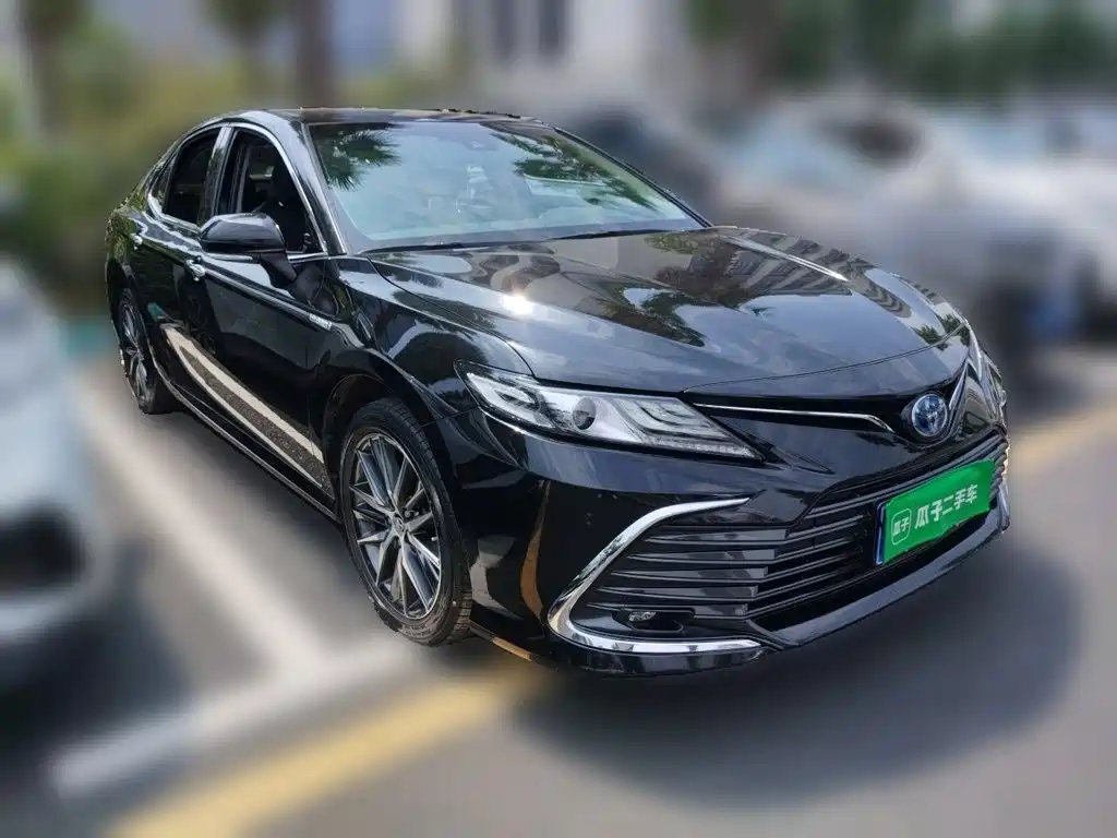Toyota Camry — миниатюра 3