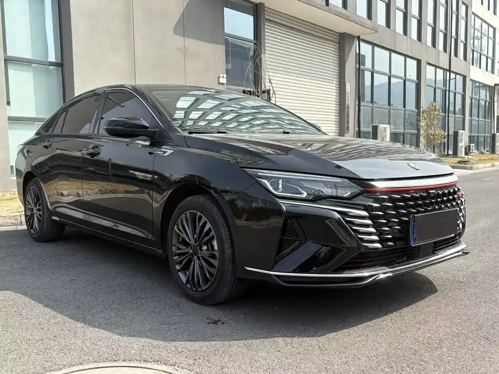 DONGFENG YI HYUN MAX