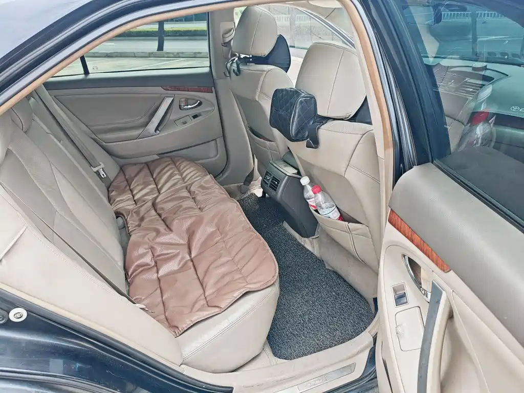 Toyota Camry — миниатюра 8