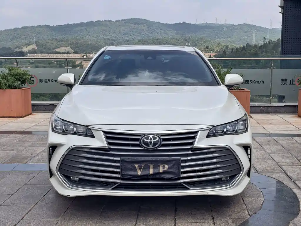 Toyota Avalon — миниатюра 2