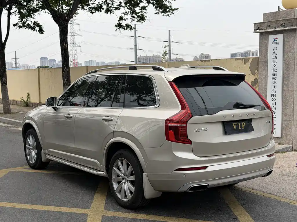 Volvo XC90 — миниатюра 9