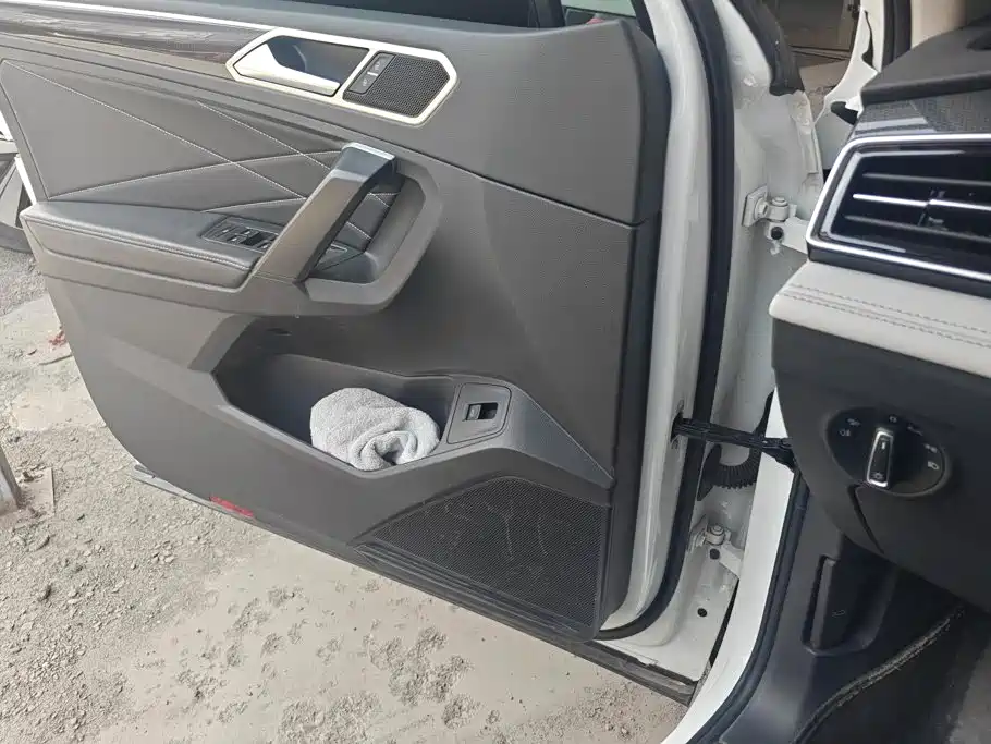 Volkswagen Tiguan L — миниатюра 7