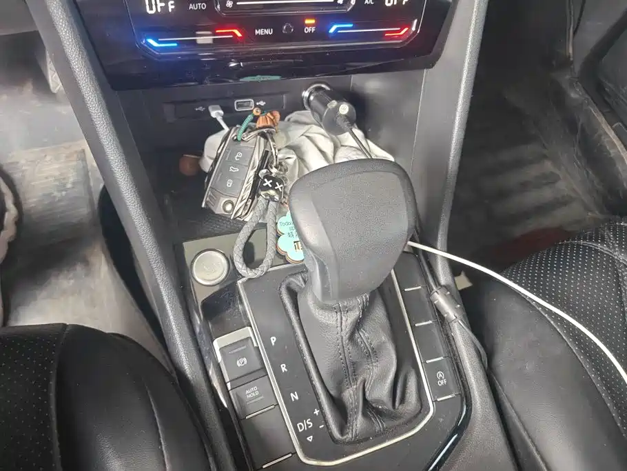 Volkswagen Tiguan L — миниатюра 16