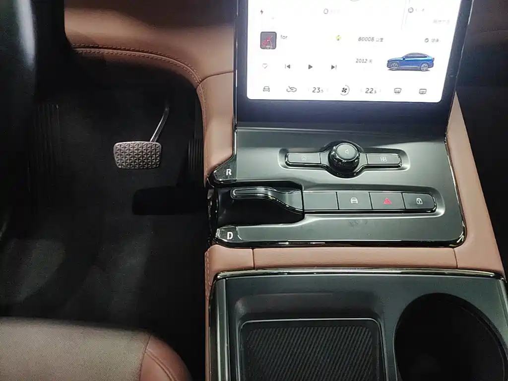NIO ES6 — миниатюра 14