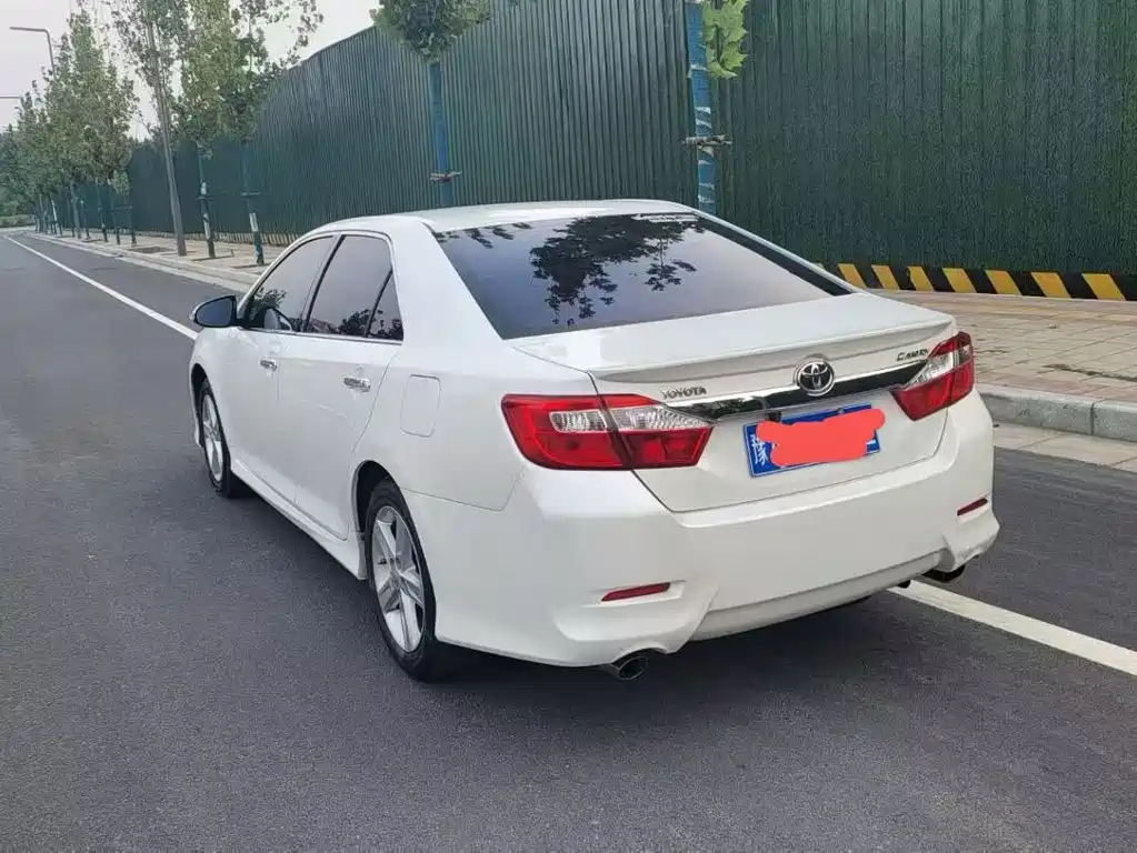 Toyota Camry — миниатюра 9