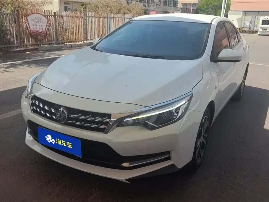 Venucia D60 2019