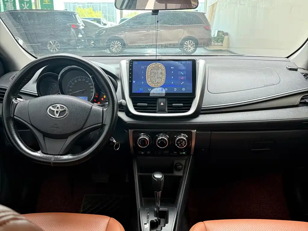 Toyota Yaris L — миниатюра 15
