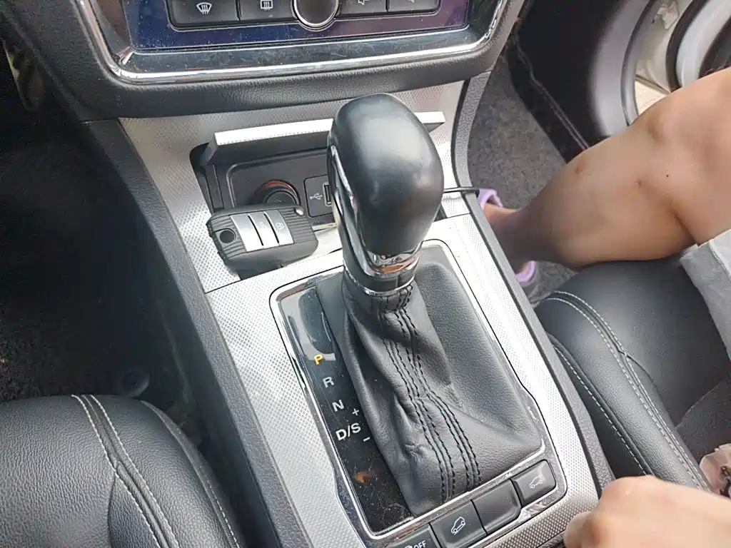 Roewe RX5 — миниатюра 11