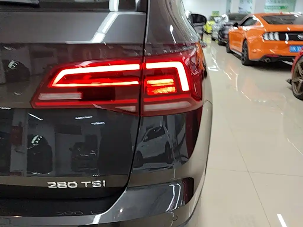 Volkswagen Tharu — миниатюра 8