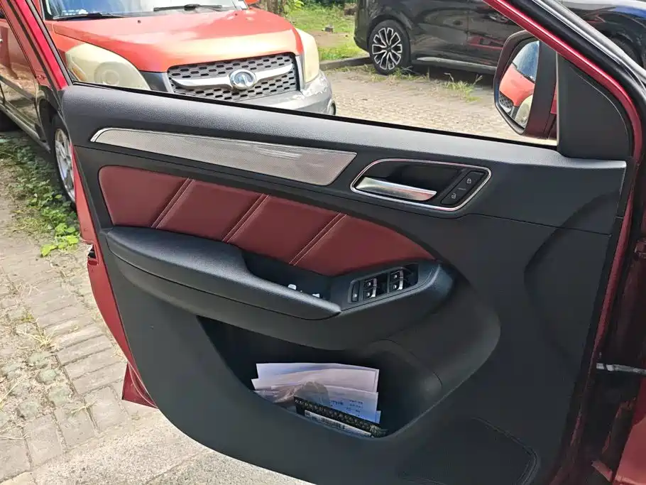 Roewe RX5 — миниатюра 7