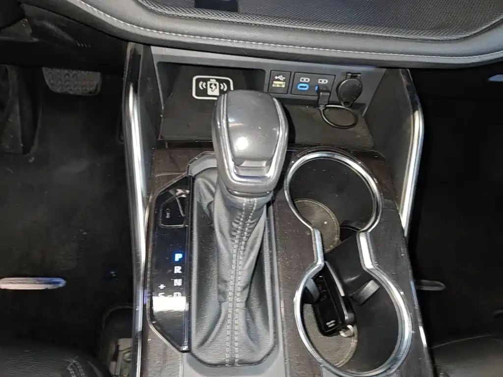 Toyota Crown Kluger — миниатюра 14