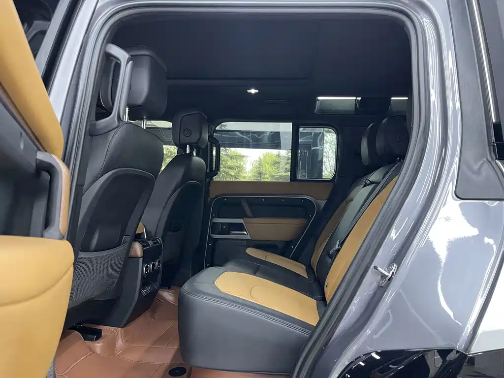 Land Rover Defender — миниатюра 20