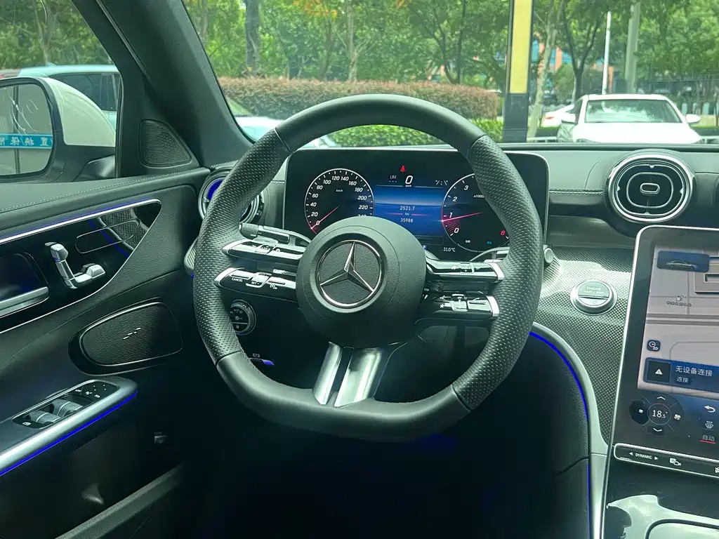 Mercedes-Benz C-Class — миниатюра 6