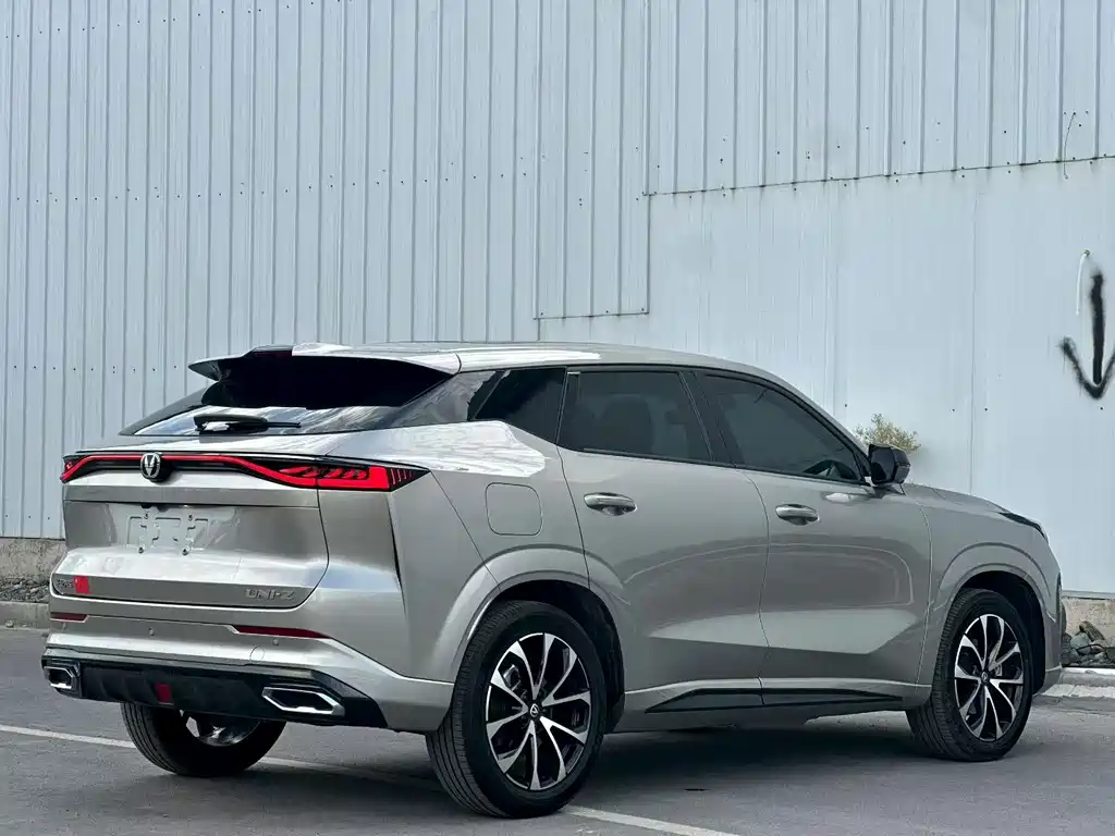 Changan UNI-Z New Energy — миниатюра 7