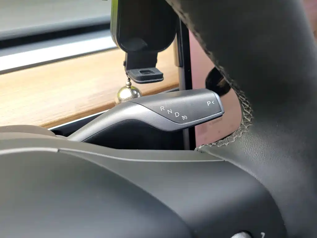 Tesla Model 3 — миниатюра 22