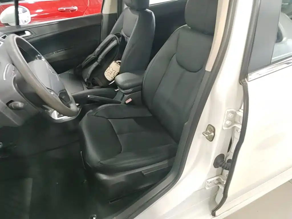 Peugeot 308 — миниатюра 15
