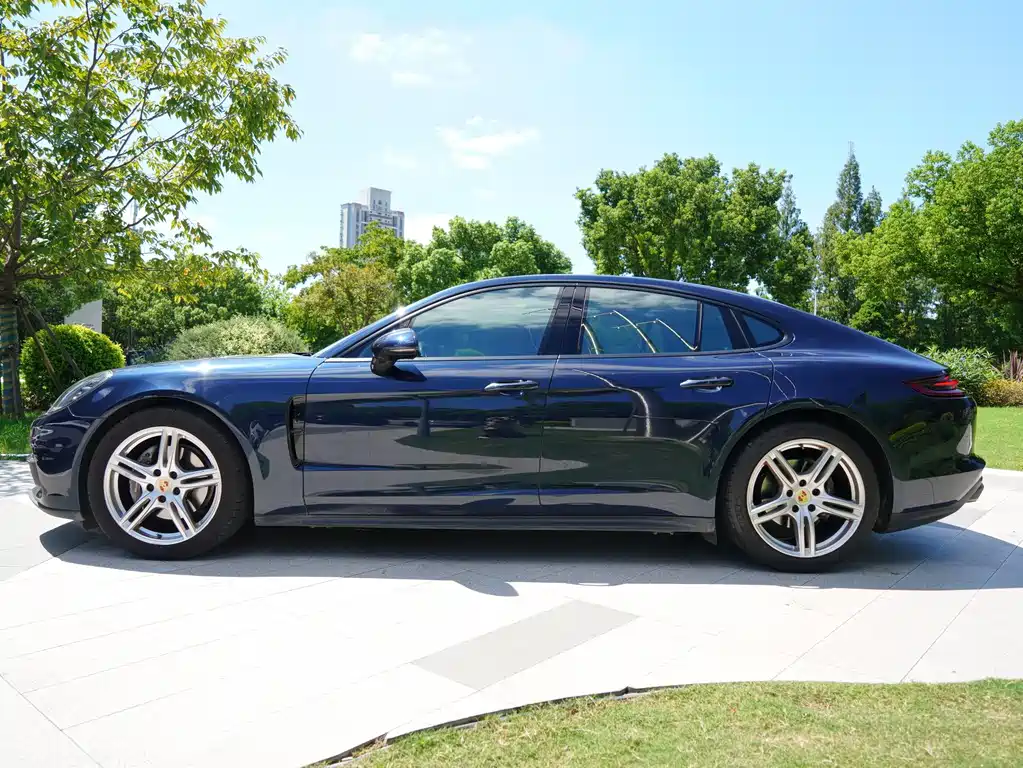 Porsche Panamera — миниатюра 3