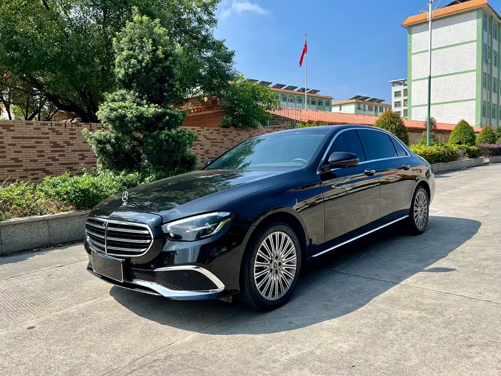 Mercedes-Benz E-Class 2022