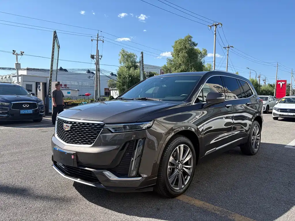 Cadillac XT6