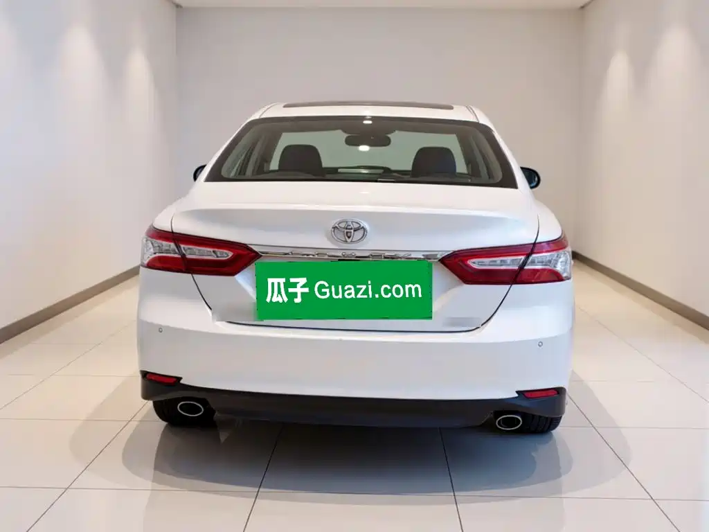 Toyota Camry — миниатюра 5