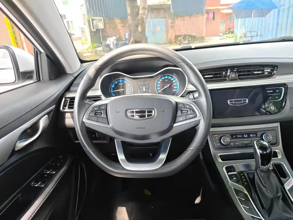 Geely Emgrand — миниатюра 6