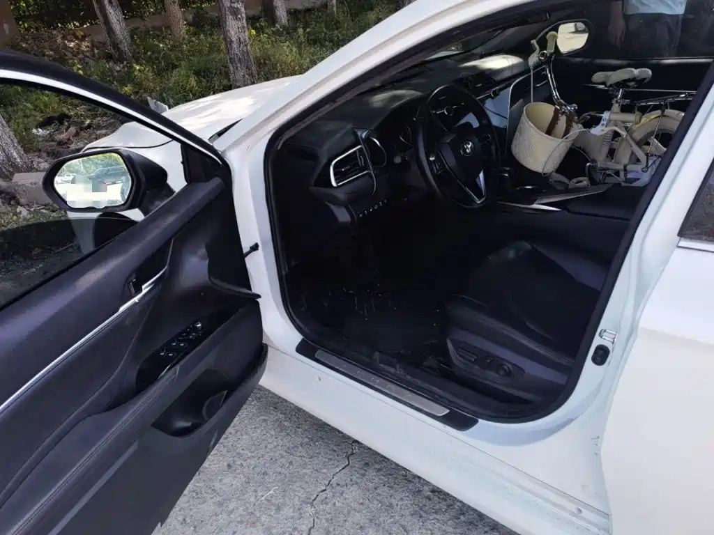 Toyota Camry — миниатюра 17