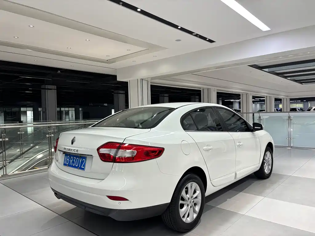 Renault Fluence — миниатюра 3