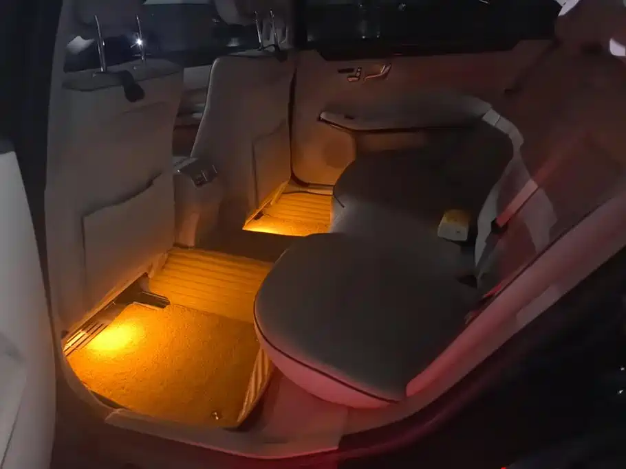 Mercedes-Benz E-Class — миниатюра 11
