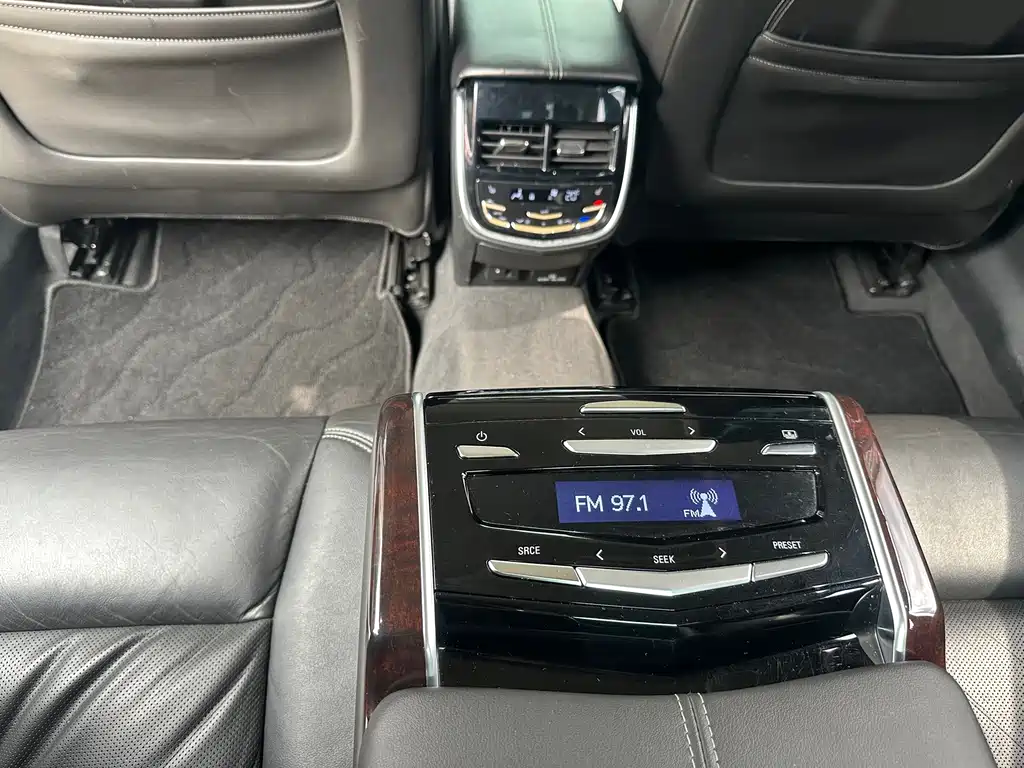 Cadillac XTS — миниатюра 10