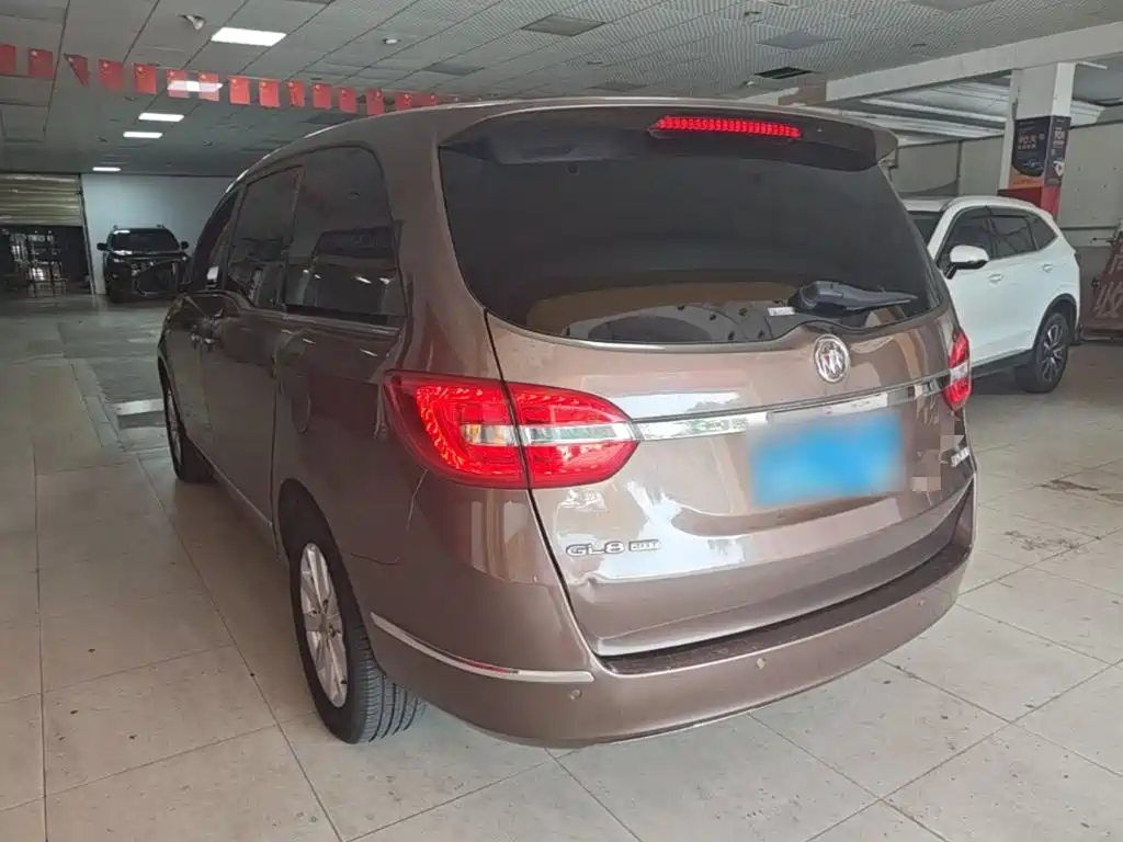 Buick GL8 — миниатюра 5